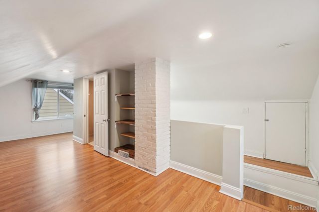 233 Linden Avenue, Royal Oak, MI 48073