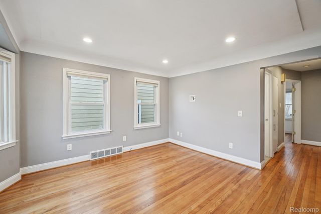 233 Linden Avenue, Royal Oak, MI 48073