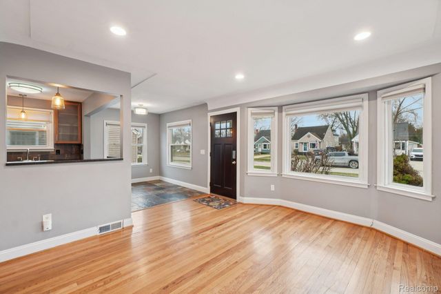 233 Linden Avenue, Royal Oak, MI 48073