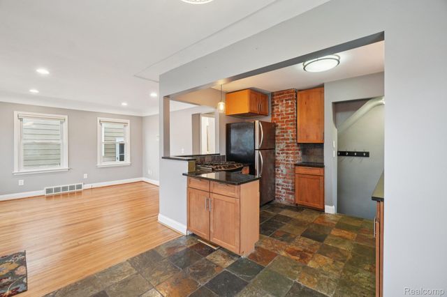 233 Linden Avenue, Royal Oak, MI 48073