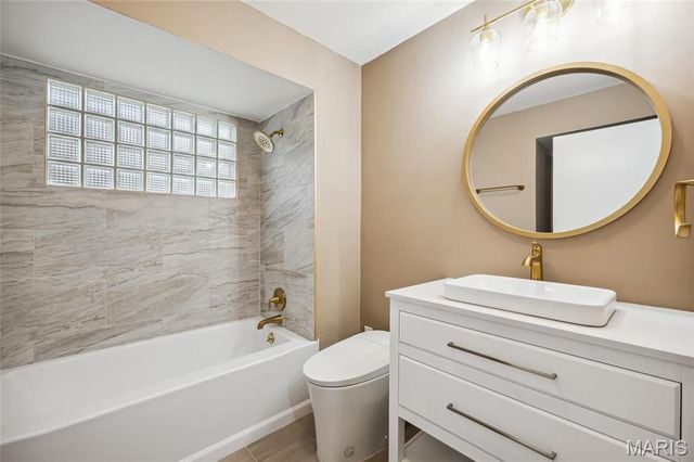 15 Chamblee Lane, St Louis, MO 63141