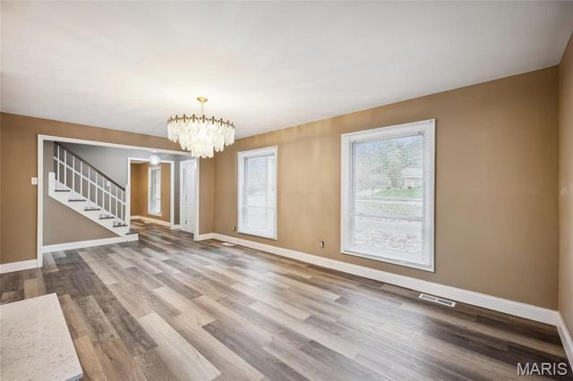 15 Chamblee Lane, St Louis, MO 63141