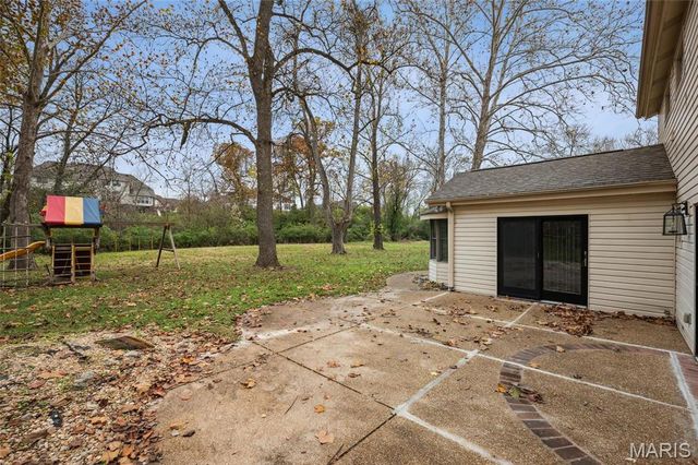 15 Chamblee Lane, St Louis, MO 63141