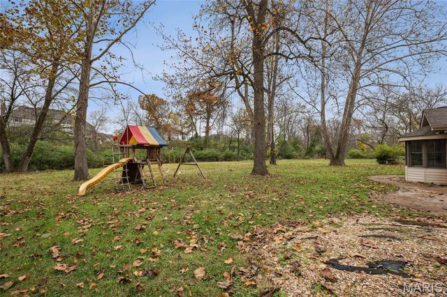 15 Chamblee Lane, St Louis, MO 63141