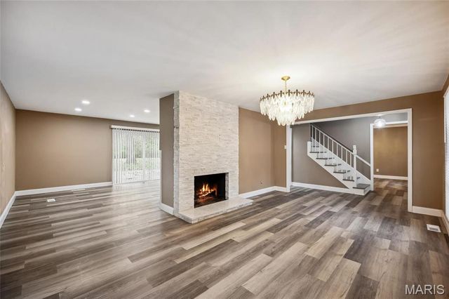 15 Chamblee Lane, St Louis, MO 63141