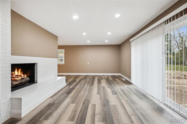 15 Chamblee Lane, St Louis, MO 63141