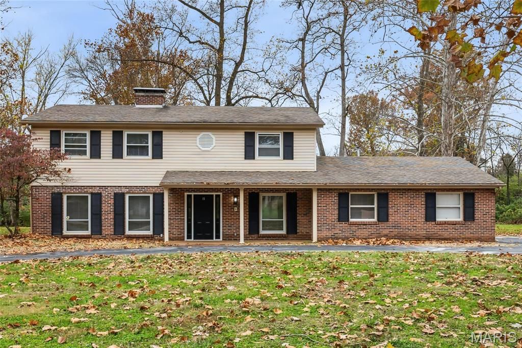 15 Chamblee Lane, St Louis, MO 63141