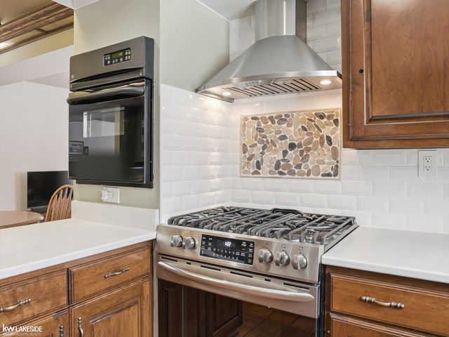 1291 Ashley Drive, Troy, MI 48085