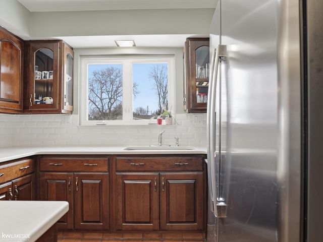 1291 Ashley Drive, Troy, MI 48085