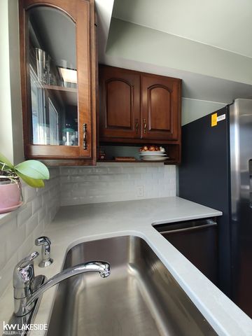 1291 Ashley Drive, Troy, MI 48085