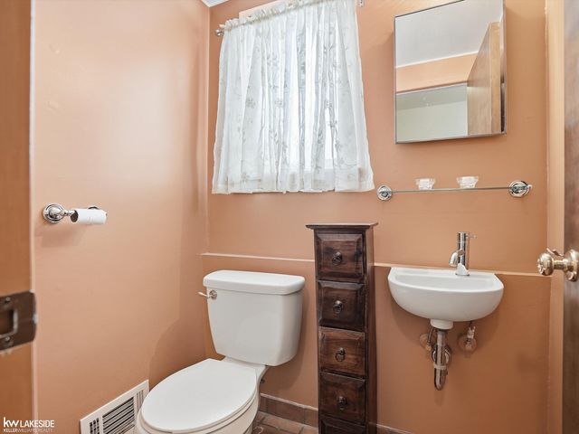 1291 Ashley Drive, Troy, MI 48085