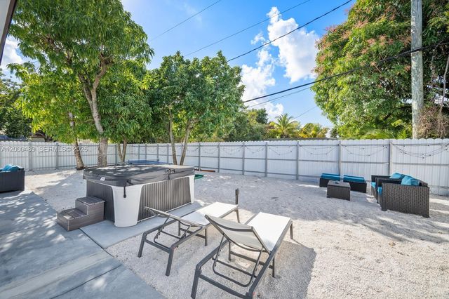 11730 NW 3rd Ave, Miami, FL 33168