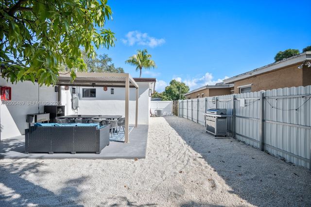 11730 NW 3rd Ave, Miami, FL 33168