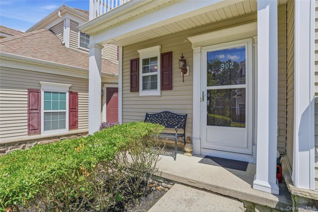 6 Bainbridge Place 902, Newburgh, NY 12550