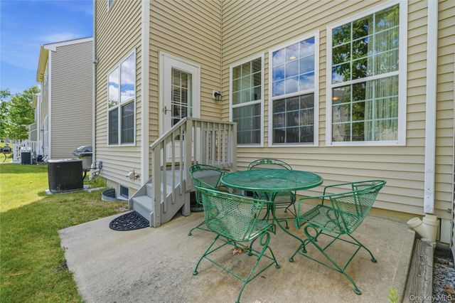 6 Bainbridge Place 902, Newburgh, NY 12550