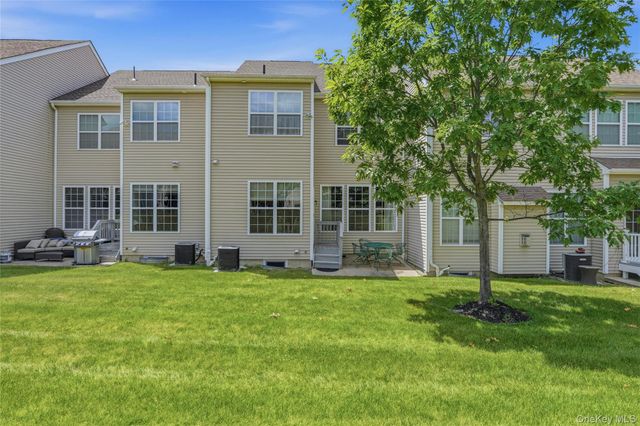 6 Bainbridge Place 902, Newburgh, NY 12550