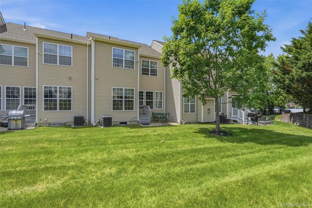 6 Bainbridge Place 902, Newburgh, NY 12550