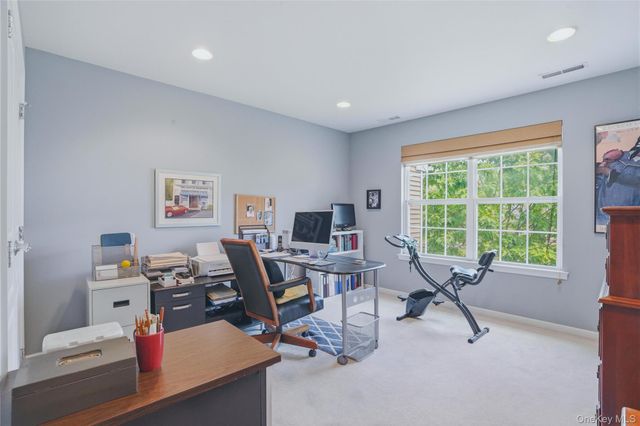 6 Bainbridge Place 902, Newburgh, NY 12550