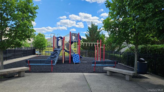 6 Bainbridge Place 902, Newburgh, NY 12550