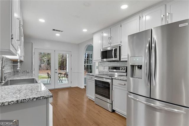 4132 Edenbrooke Circle, Loganville, GA 30052