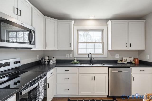 105 Verbov Ave, Colonial Heights, VA 23834