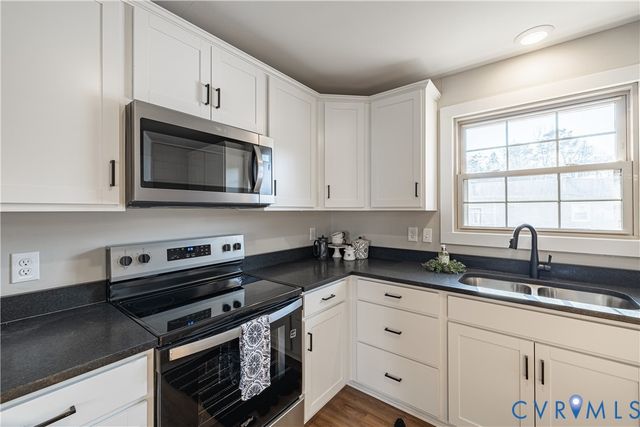 105 Verbov Ave, Colonial Heights, VA 23834