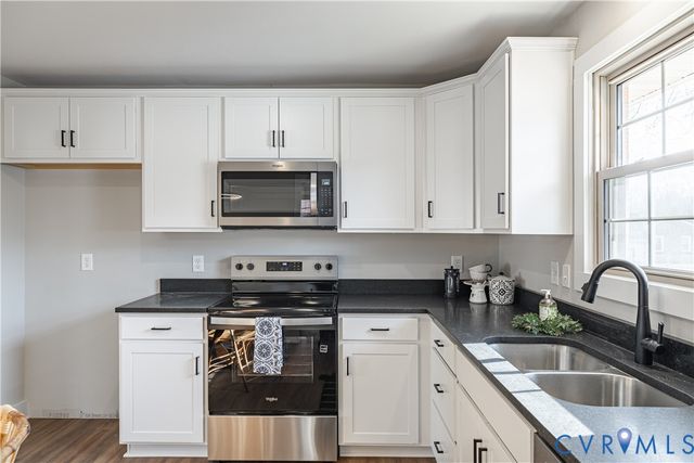 105 Verbov Ave, Colonial Heights, VA 23834