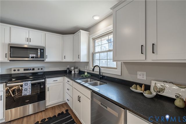 105 Verbov Ave, Colonial Heights, VA 23834