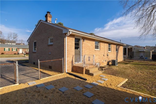 105 Verbov Ave, Colonial Heights, VA 23834