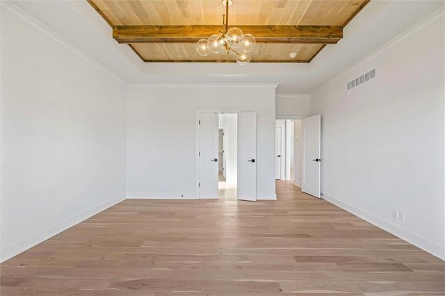 1913 Fern Circle, Lee's Summit, MO 64082