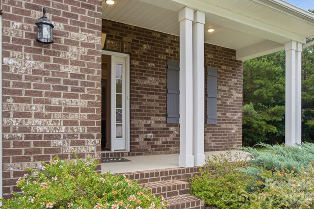 123 Bunker Hill Lane, Statesville, NC 28677