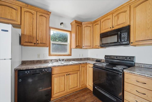 2215 Falls Avenue, Waterloo, IA 50701