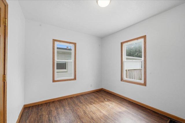 2215 Falls Avenue, Waterloo, IA 50701