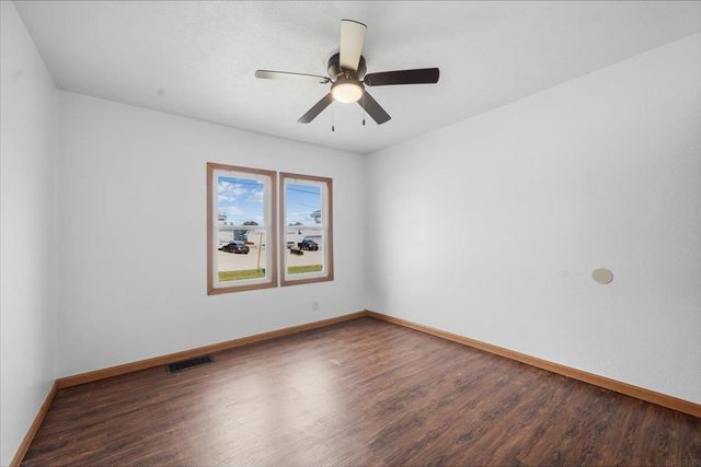 2215 Falls Avenue, Waterloo, IA 50701