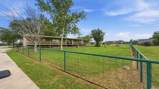 3833 County Road 2880, Bigfoot, TX 78005