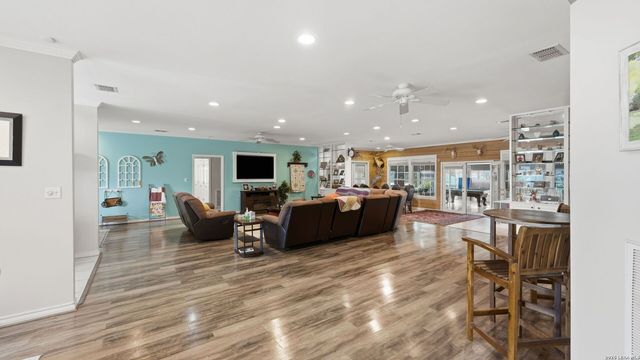 3833 County Road 2880, Bigfoot, TX 78005