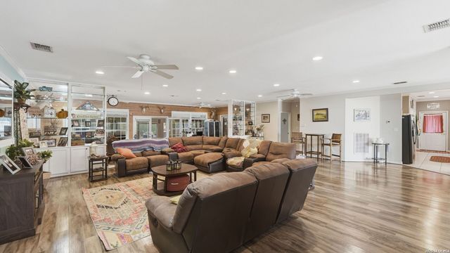 3833 County Road 2880, Bigfoot, TX 78005