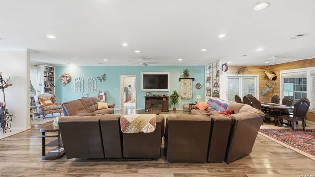 3833 County Road 2880, Bigfoot, TX 78005