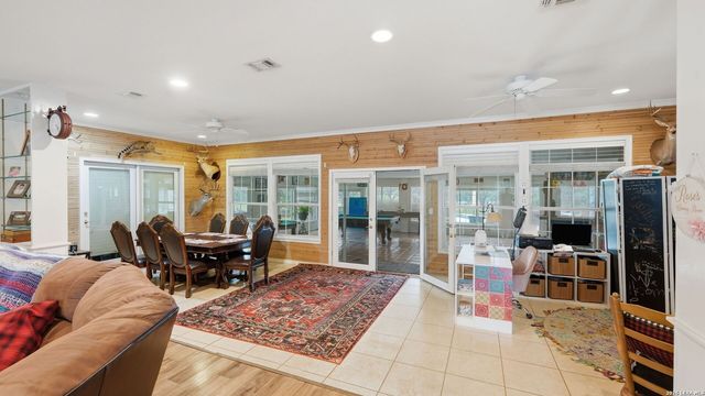 3833 County Road 2880, Bigfoot, TX 78005