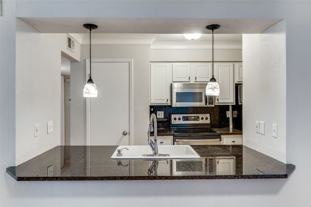 5925 E University Boulevard 232, Dallas, TX 75206