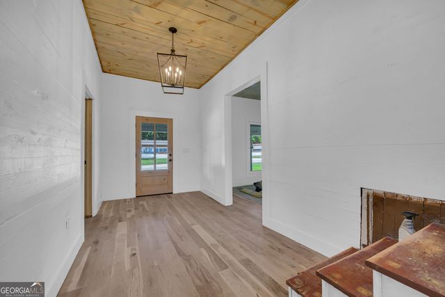 263 General Daniel Avenue S, Danielsville, GA 30633