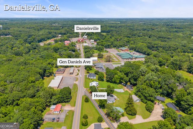 263 General Daniel Avenue S, Danielsville, GA 30633