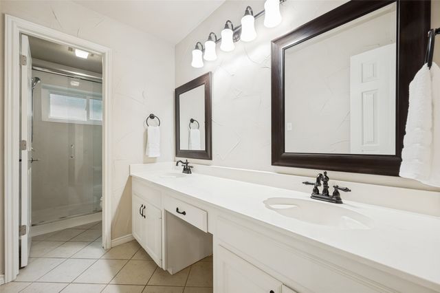 2119 Shumard Oak Lane, Irving, TX 75063