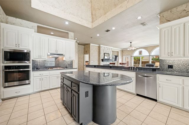 2119 Shumard Oak Lane, Irving, TX 75063