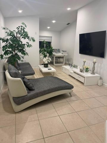 945 NE 33rd Terrace 201, Homestead, FL 33033
