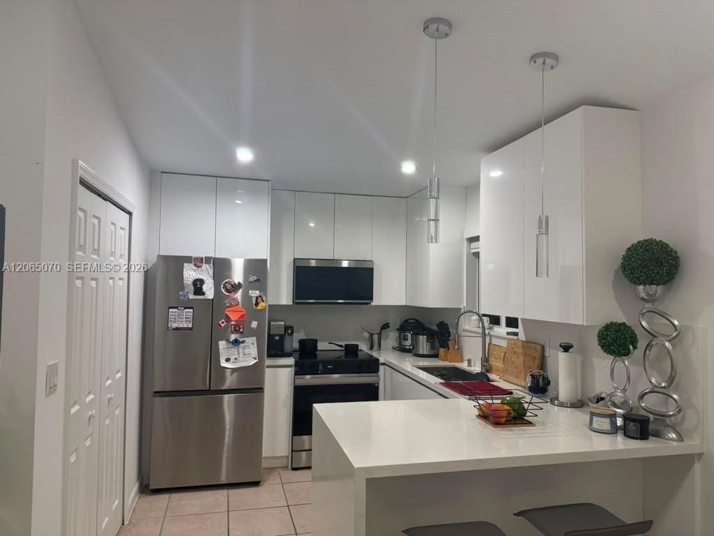 945 NE 33rd Terrace 201, Homestead, FL 33033