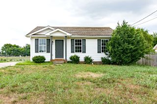 257 Cranklen Cir, Clarksville, TN 37042