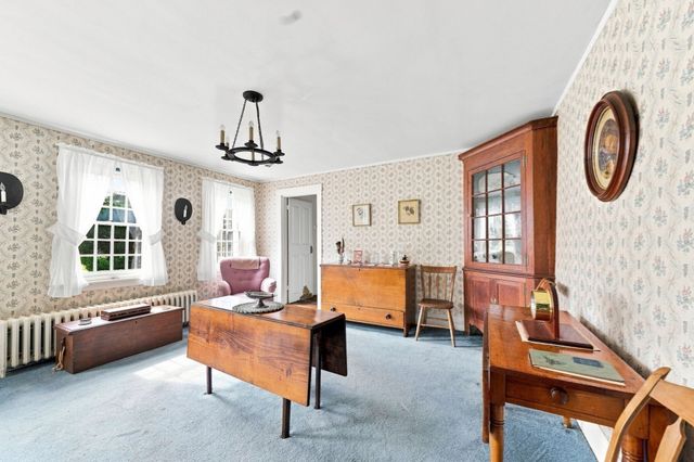 478 Neck Road, Rochester, MA 02770