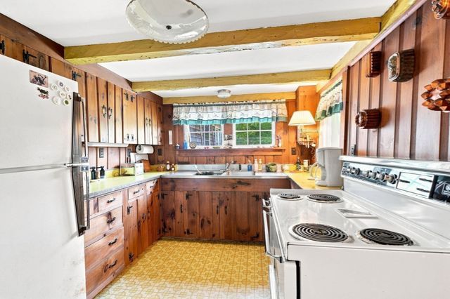 478 Neck Road, Rochester, MA 02770