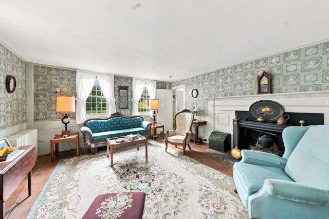 478 Neck Road, Rochester, MA 02770